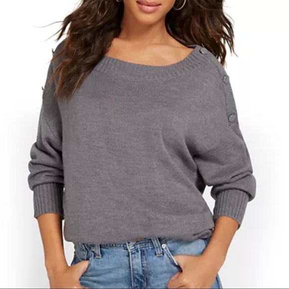 Button-Shoulder Pullover Sweater in Warrior Green Color - Picture 2 of 11